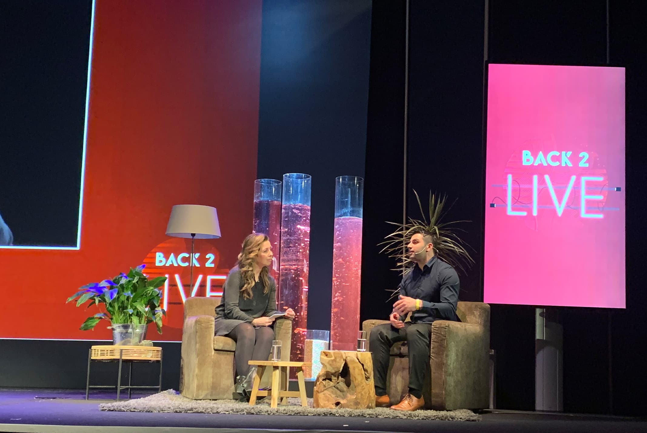 Sako en Pauline op het podium bij Back2live