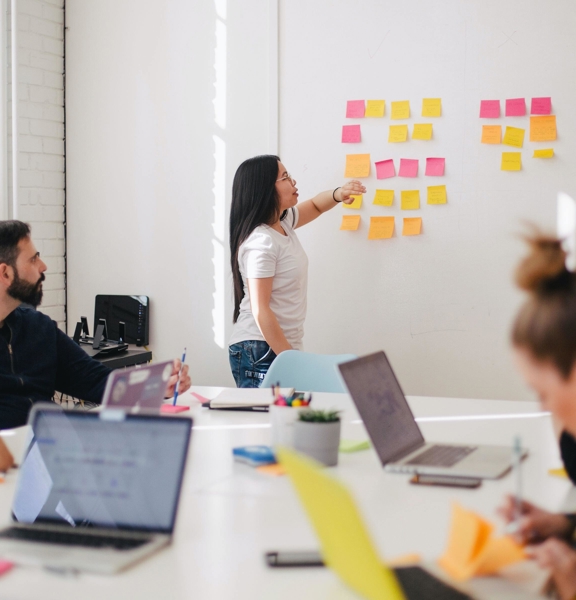 mensen in een meetingroom