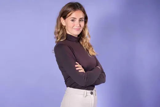 Hannah Prins paarse achtergrond