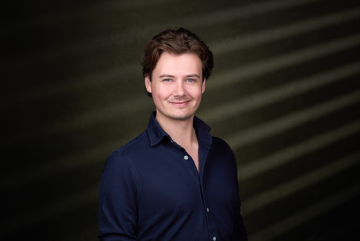 Remy Gieling met zwarte achtergrond