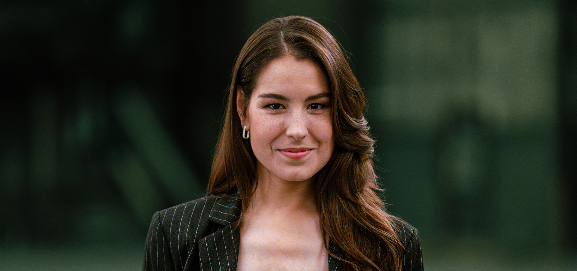 Amber Brantsen als journalist, presentator en vrouwelijke dagvoorzitter