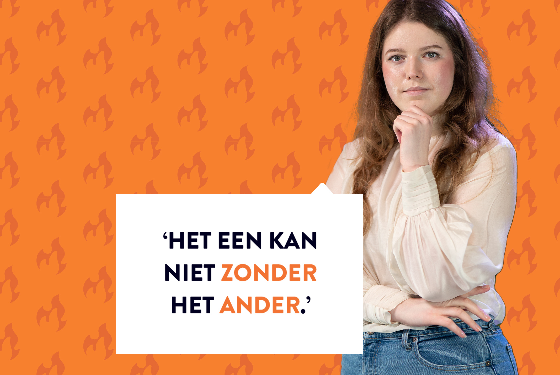 Emma Mouthan poserend bij oranje achtergrond