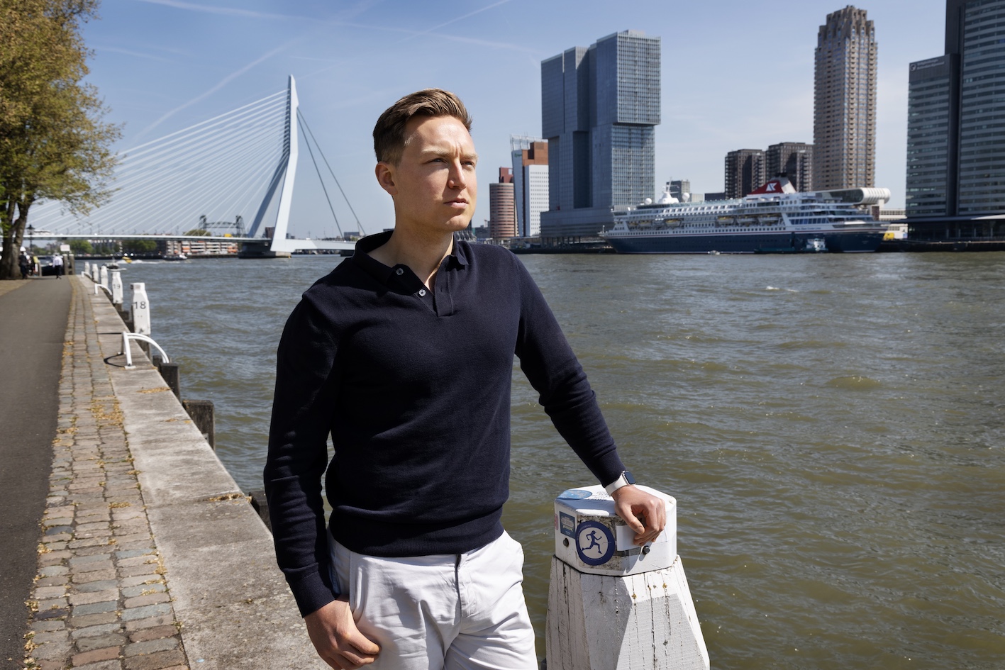 Over Jona van Loenen