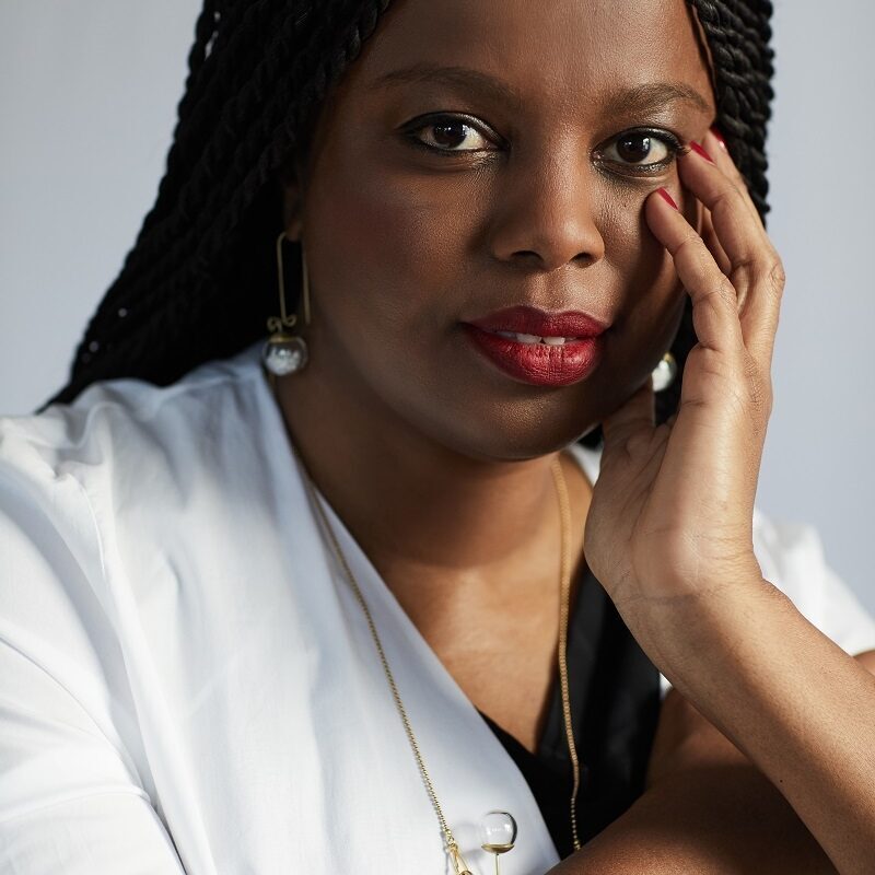 Michiel Muller voor groenige achtergrond